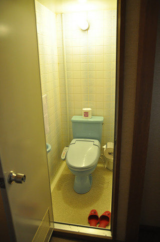 部屋のトイレ