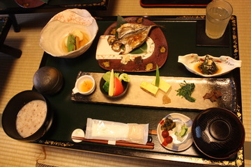 朝食　エボダイと五穀粥
